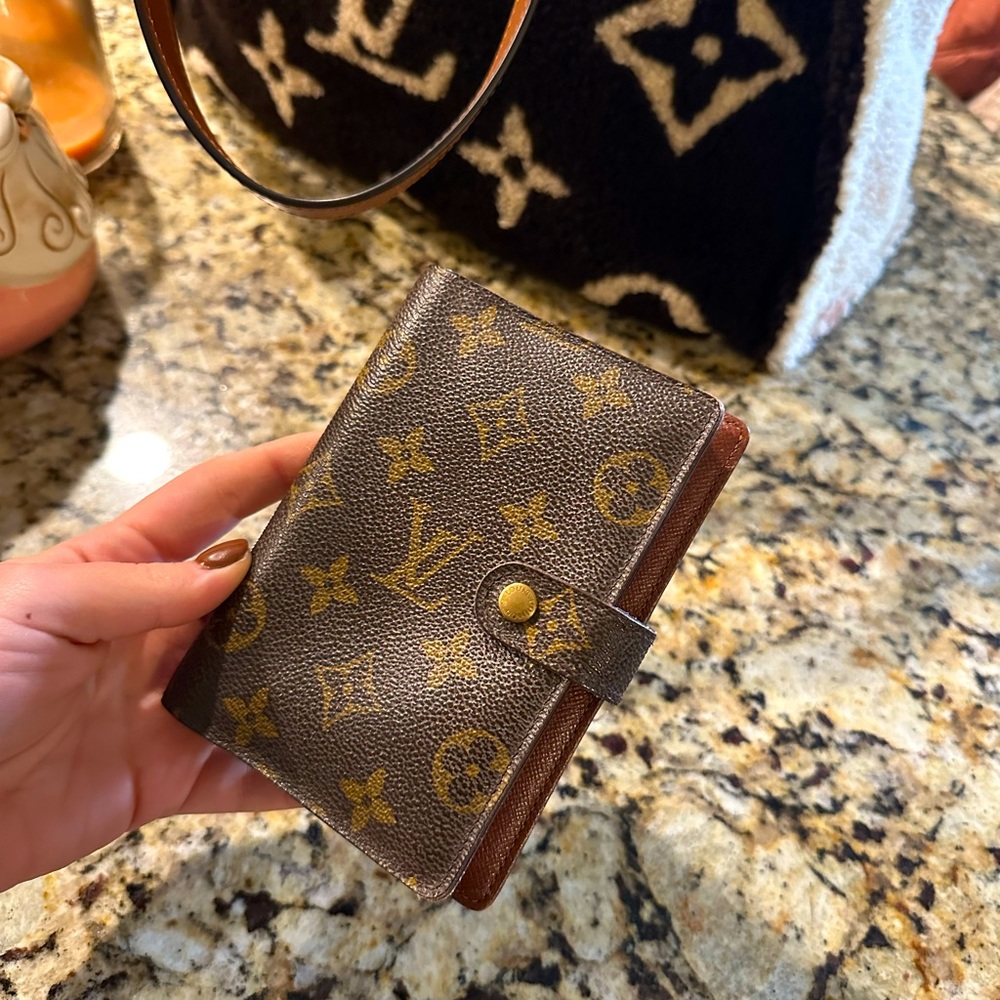 Louis Vuitton agenda